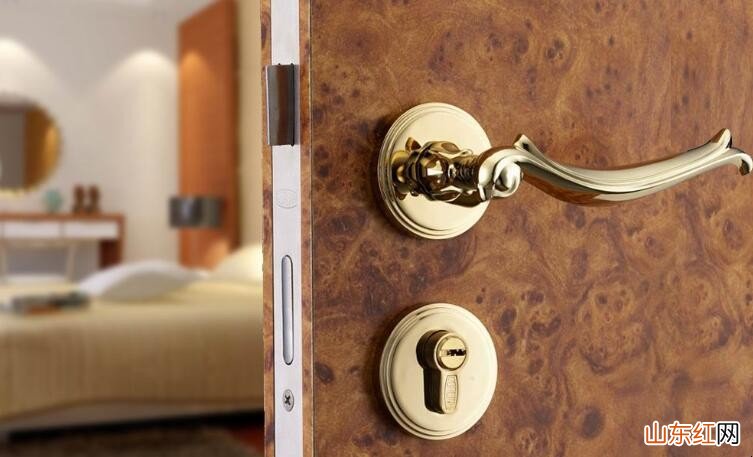 门锁很涩不好开怎么办