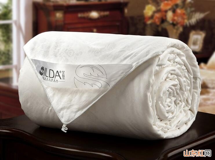 蚕丝被能用洗衣机洗吗