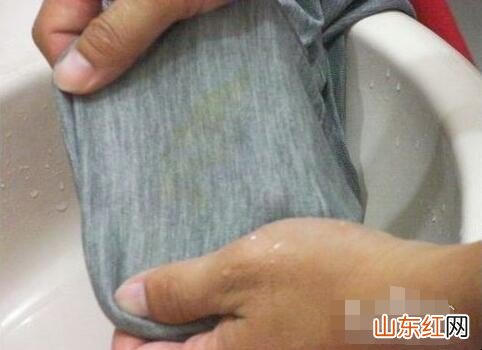 衣服上的油点怎么去除