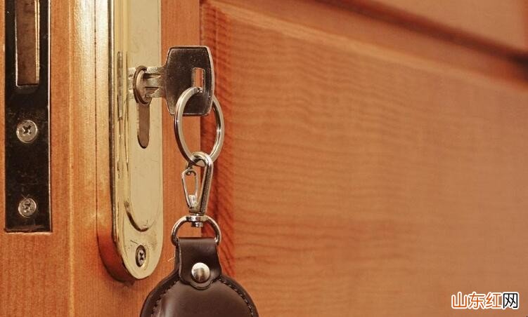 钥匙断一半在锁芯里了怎么办