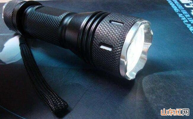 强光手电筒怎么选购