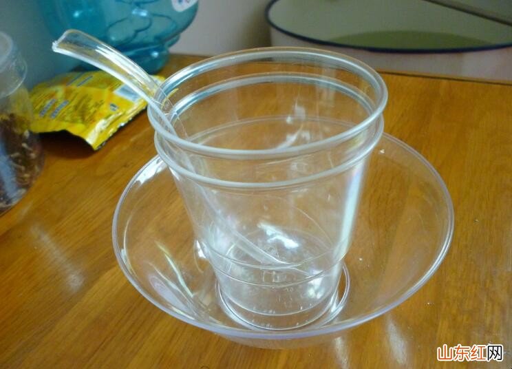 选购一次性塑料餐饮具要注意什么