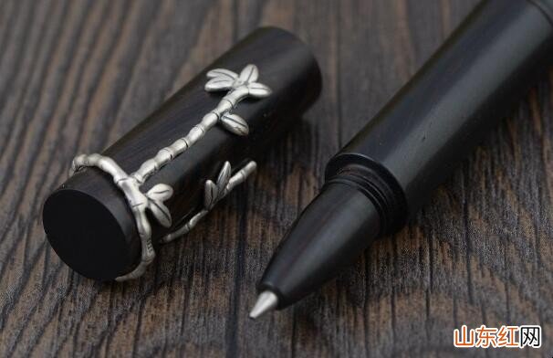 碳素笔油弄到衣服上怎么洗掉