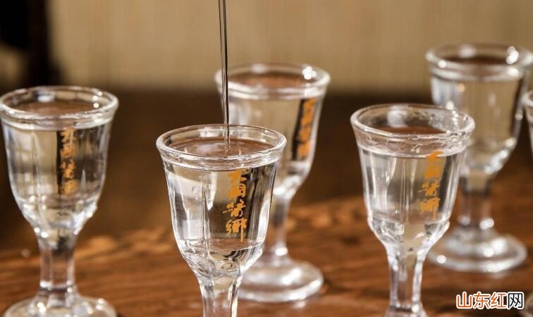 坐飞机白酒可以托运吗