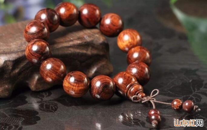 如何鉴别黄花梨