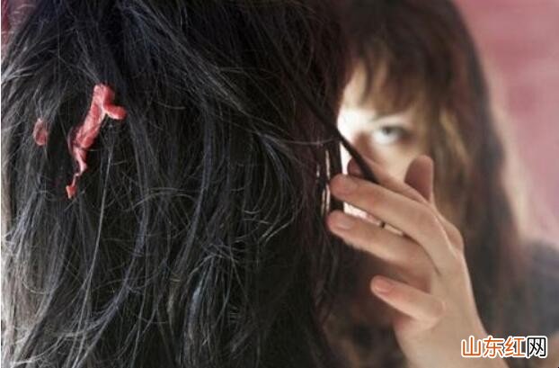 头发粘上口香糖如何去除