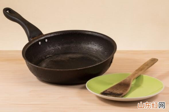 不粘锅涂层掉了还能用吗