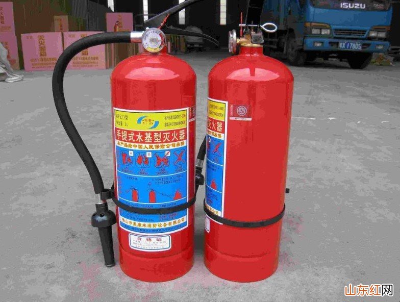 如果电器着火哪一种灭火器不能用