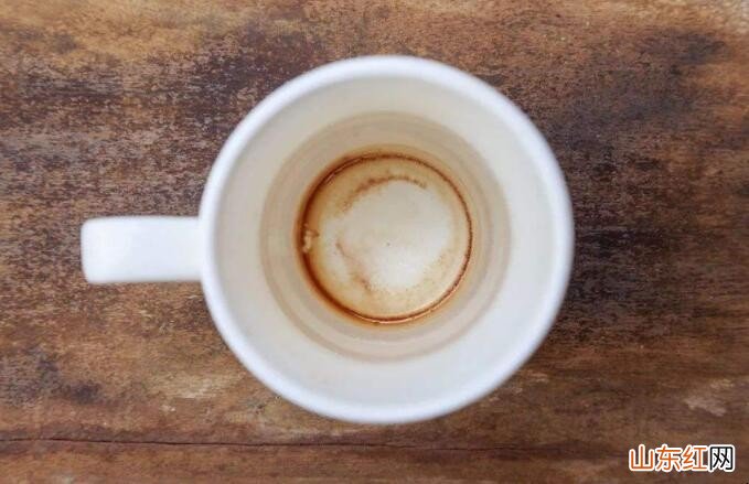 如何去除茶杯上的茶渍