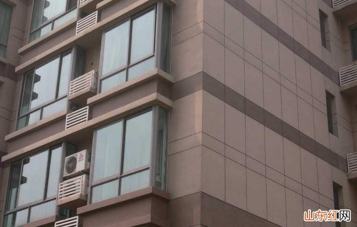 瓷砖上喷真石漆会掉吗