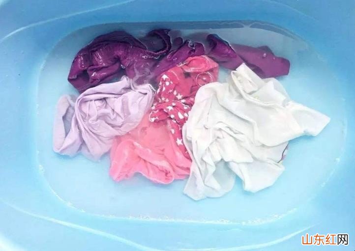 衣服沾上了化妆品怎么办