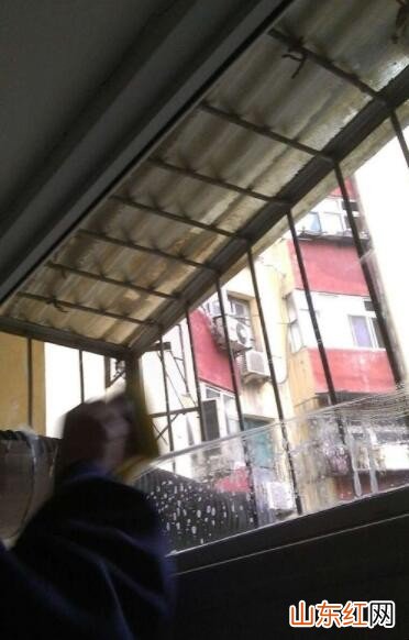 怎么用玻璃清洁器擦玻璃