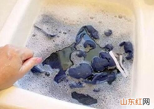 墨汁弄到衣服上怎么洗