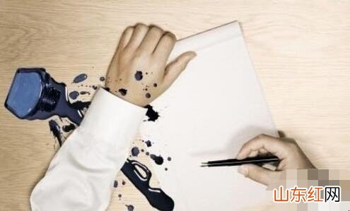 墨汁弄到衣服上怎么洗