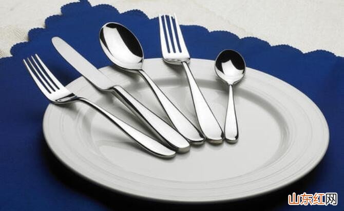 不锈钢餐具油怎么清洗