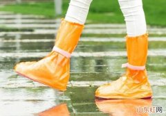 下雨天怎样防止鞋湿