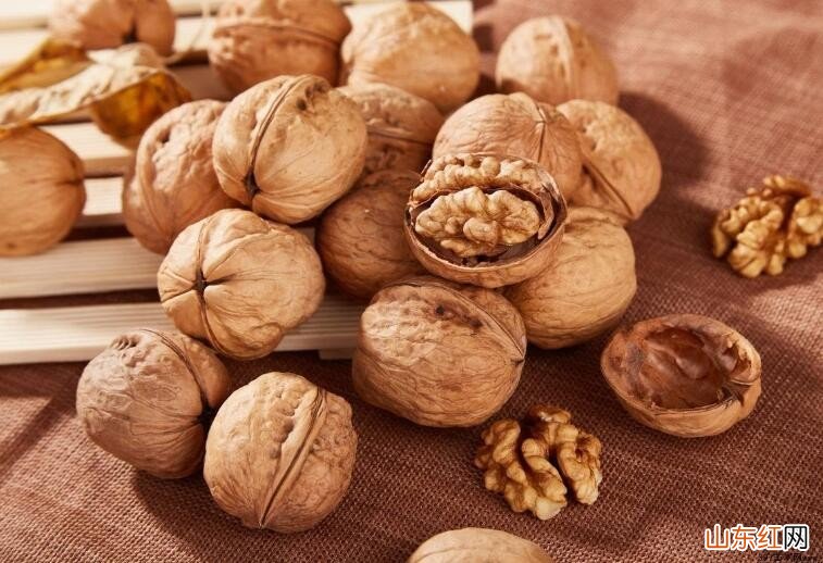 剥核桃手染色怎么清理