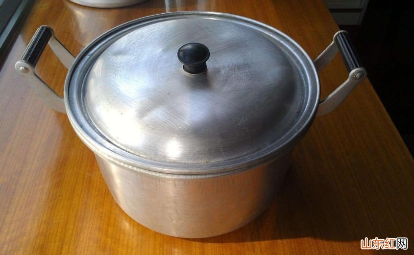 铝锅烧黑了用什么方法洗干净