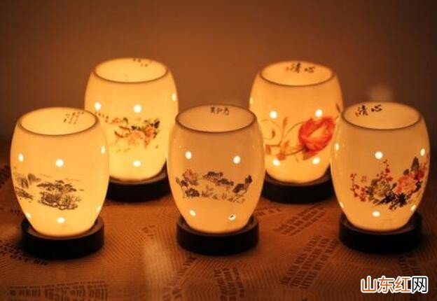 香薰灯精油怎么使用