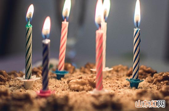 80句 母亲感谢女儿送生日礼物的句子