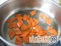 木耳炒胡萝卜的做法 8步做出美味木耳炒胡萝卜