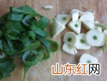 木耳炒胡萝卜的做法 8步做出美味木耳炒胡萝卜