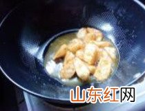 拔丝山药怎么做 家常拔丝山药简单做法糖壳又薄又脆