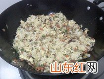 蛋炒饭怎么做好吃 三丁蛋炒饭简单一人食料理