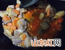 牛腩怎么做好吃 番茄土豆焖牛腩软烂酸甜老少咸宜