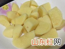 牛腩怎么做好吃 番茄土豆焖牛腩软烂酸甜老少咸宜