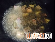 牛腩怎么做好吃 番茄土豆焖牛腩软烂酸甜老少咸宜