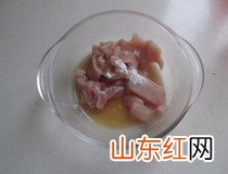 菱角炒肉做法图解 简单做出特色风味小炒菜