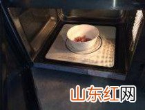 微波炉烤花生 如何用微波炉烤花生？