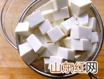 香椿拌豆腐做法 家常菜香椿拌豆腐简单做法步骤