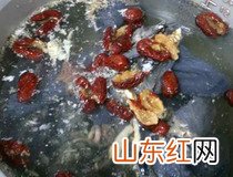 当归补血汤 当归红枣乌鸡汤补血暖身做法