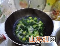 西兰花怎么做好吃 原来西兰花还能做披萨